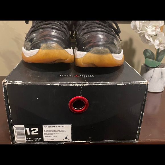 Jordan 11 Retro 72-10 (2015) Size 12 - Picture 9 of 10